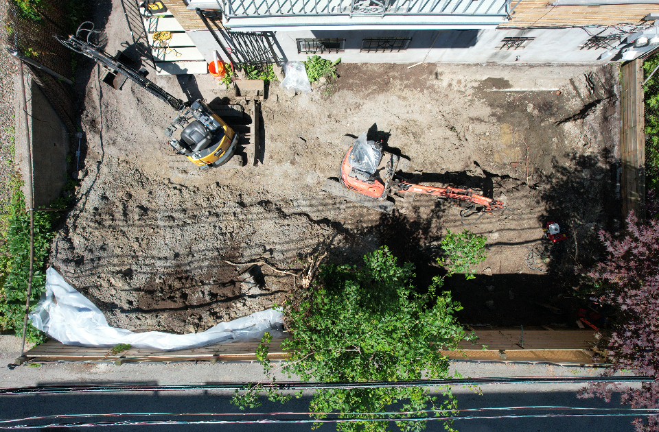 Photographie aérienne d'un chantier commercial à Montréal